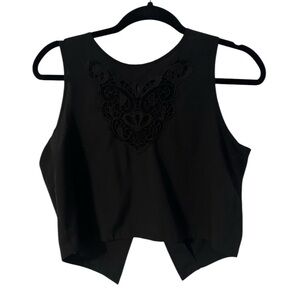 Black Embroidered Sleeveless‎ Crop Top
